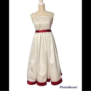 Wedding dress‎